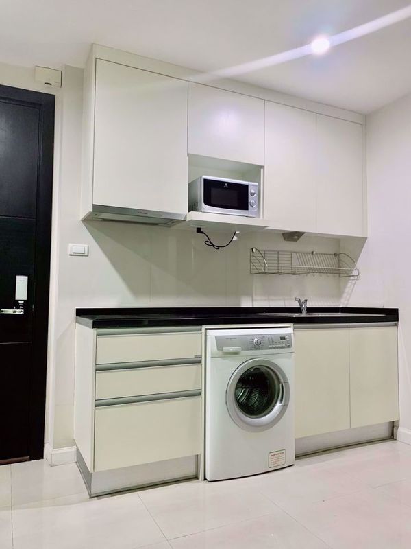 Picture of 1 bed Condo in O2 Hip Pathum Wan District C015150