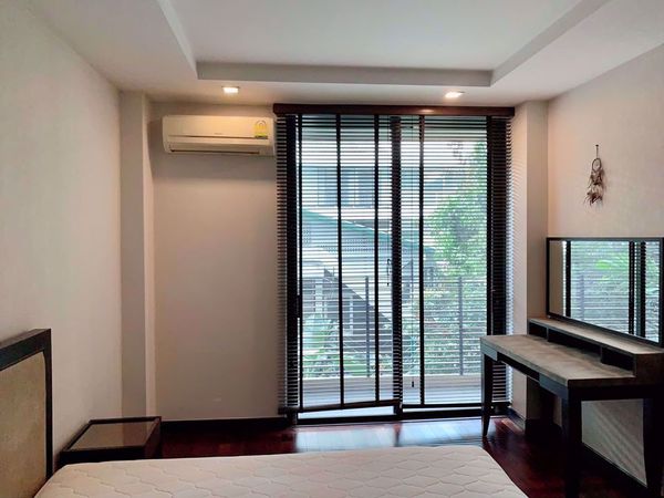 Picture of 1 bed Condo in O2 Hip Pathum Wan District C015150