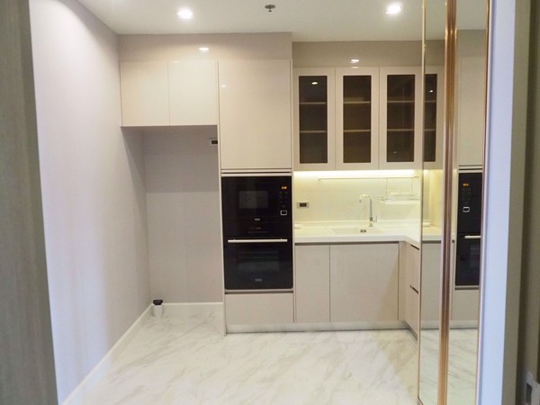 Picture of 1 bed Condo in Noble Ploenchit Lumphini Sub District C015207