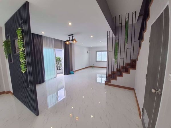 Picture of 5 bed House  Saphansung Sub District H015280