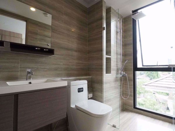 Picture of 1 bed Condo in FYNN Aree Samsennai Sub District C015283