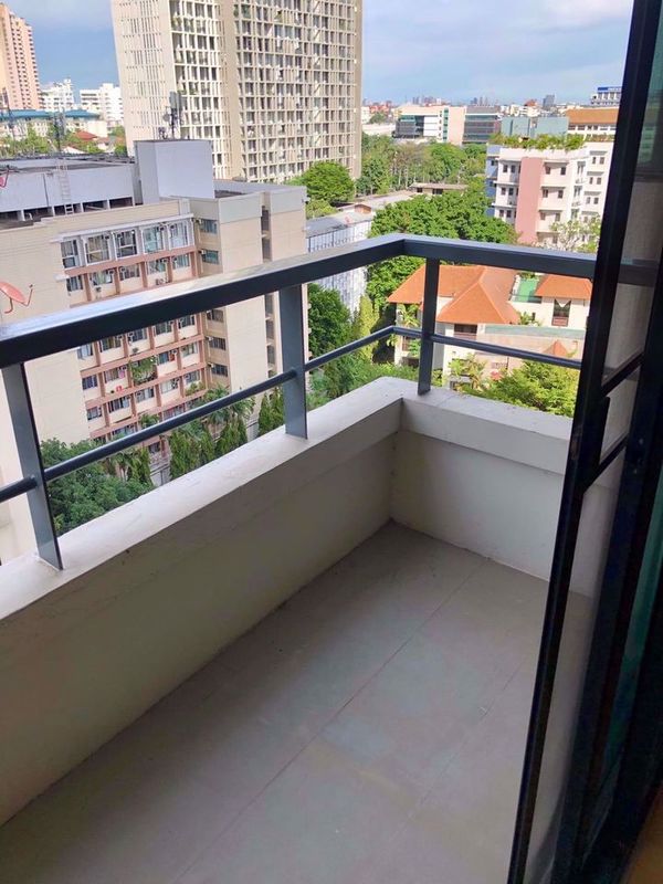 Picture of 1 bed Condo in Sathorn Gardens Thungmahamek Sub District C015425