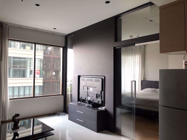 Picture of 1 bed Condo in The Emporio Place Khlongtan Sub District C015438