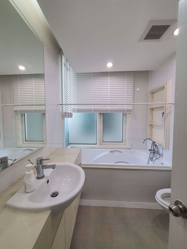 Picture of 1 bed Condo in Siri Residence Khlongtan Sub District C015659