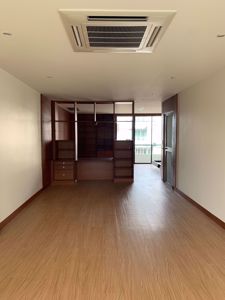 Picture of 3 bed House  Phrakhanongtai Sub District H015767