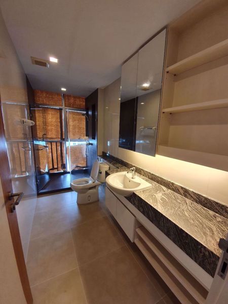 Picture of 2 bed Condo in Vertiq Bang Rak District C015768