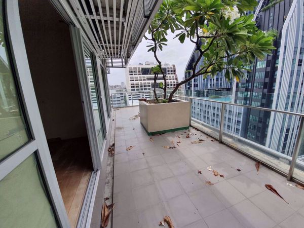 Picture of 2 bed Condo in Vertiq Bang Rak District C015768