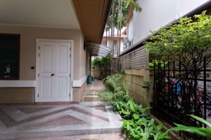 Picture of 4 bed House in Baan Sansiri Sukhumvit 67  Phrakhanongnuea Sub District H015849