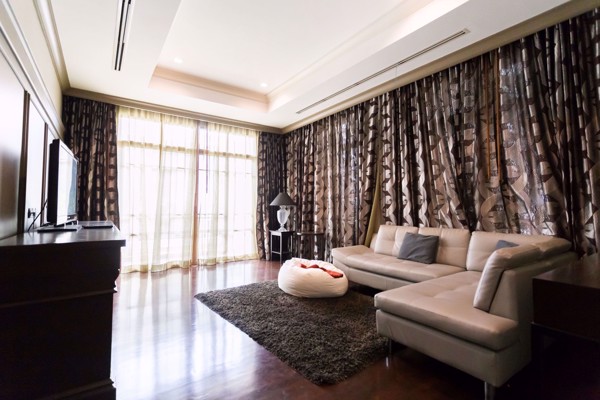 Picture of 4 bed House in Baan Sansiri Sukhumvit 67  Phrakhanongnuea Sub District H015849