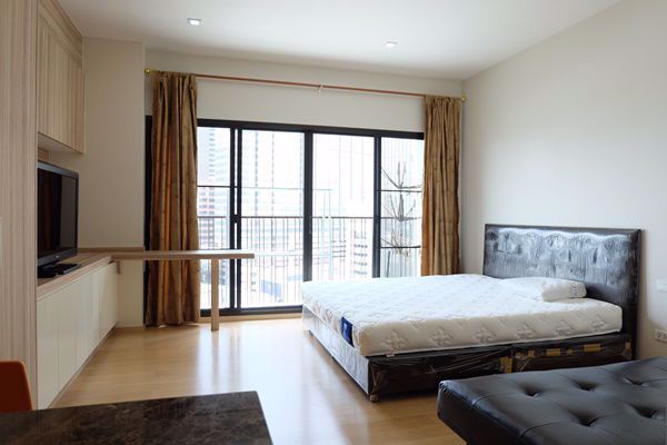 Picture of 1 bed Condo in Noble Reform Samsennai Sub District C015890