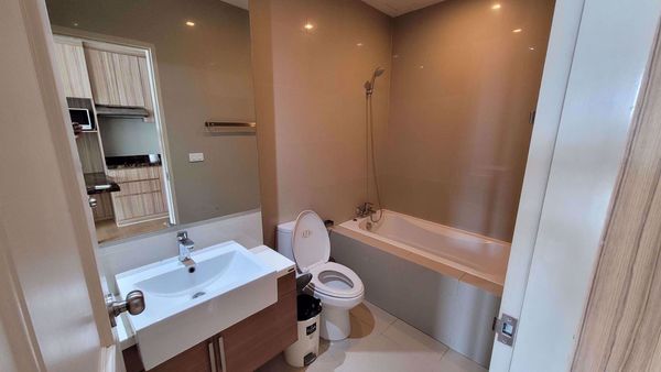 Picture of 1 bed Condo in Noble Reform Samsennai Sub District C015890