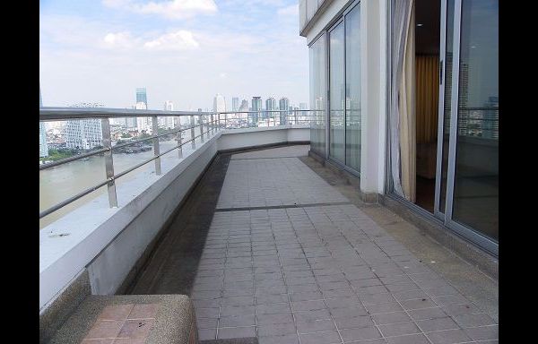 รูปภาพ 3 ห้องนอน Condo ในโครงการ River Heaven Wat Phraya Krai Sub District C015935