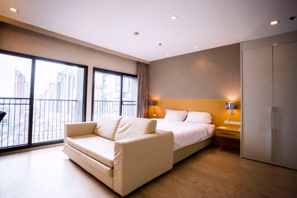 รูปภาพ Studio ห้องนอน Condo ในโครงการ Noble Remix Khlongtan Sub District C015943