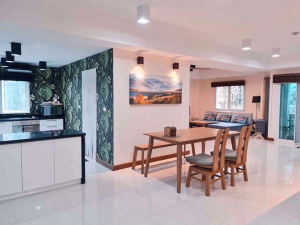 Picture of 3 bed Condo in Brighton Place Huai Khwang District C015982