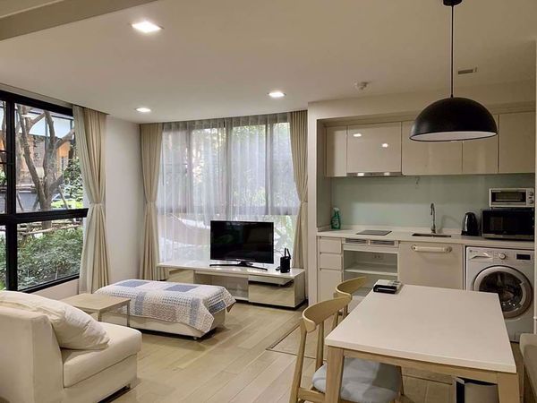 Picture of 1 bed Condo in LIV@49 Khlong Tan Nuea Sub District C016018