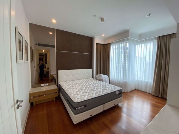 Picture of 2 bed Condo in Q Langsuan Lumphini Sub District C016024