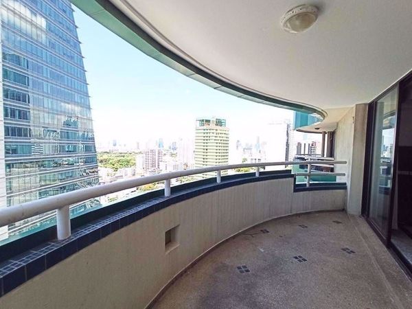 Picture of 2 bed Condo in Las Colinas Khlong Toei Nuea Sub District C016057