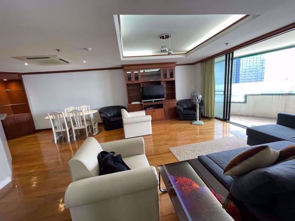 Picture of 2 bed Condo in Las Colinas Khlong Toei Nuea Sub District C016058