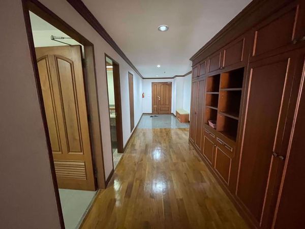 Picture of 2 bed Condo in Las Colinas Khlong Toei Nuea Sub District C016058