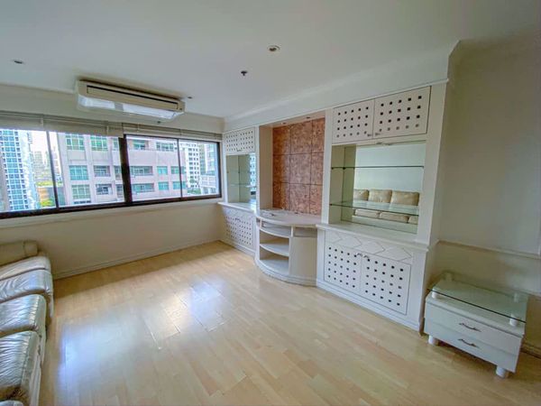 Picture of 2 bed Condo in Regent Royal Place 2 Lumphini Sub District C016089