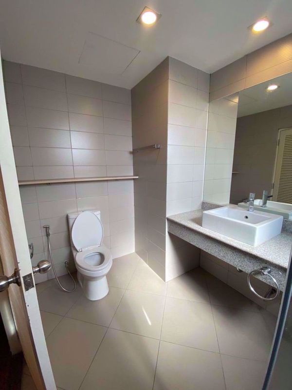 Picture of 3 bed Condo in The Habitat Sukhumvit 53 Khlong Tan Nuea Sub District C016155