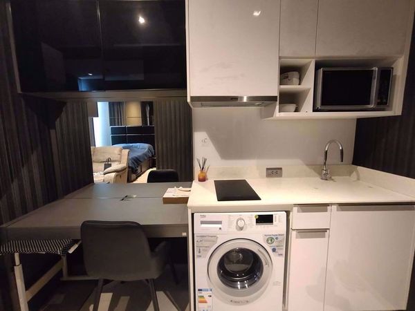 Picture of 1 bed Condo in Ashton Silom Suriyawong Sub District C016165