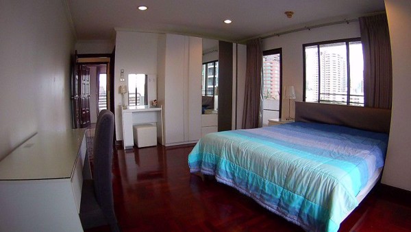 Picture of 3 bed Condo in Richmond Palace Khlong Tan Nuea Sub District C016260