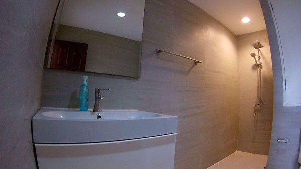 Picture of 3 bed Condo in Richmond Palace Khlong Tan Nuea Sub District C016260