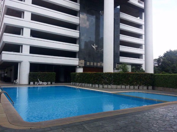 Picture of 3 bed Condo in Richmond Palace Khlong Tan Nuea Sub District C016260