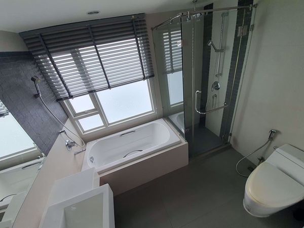 Picture of 1 bed Condo in The Crest Sukhumvit 49 Khlong Tan Nuea Sub District C016286