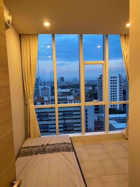 รูปภาพ 2 ห้องนอน Condo ในโครงการ The Room Sathorn-TanonPun Silom Sub District C016293