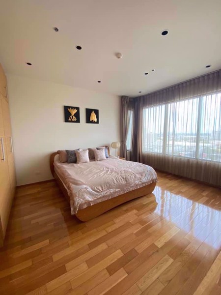 Picture of 1 bed Condo in The Emporio Place Khlongtan Sub District C016313