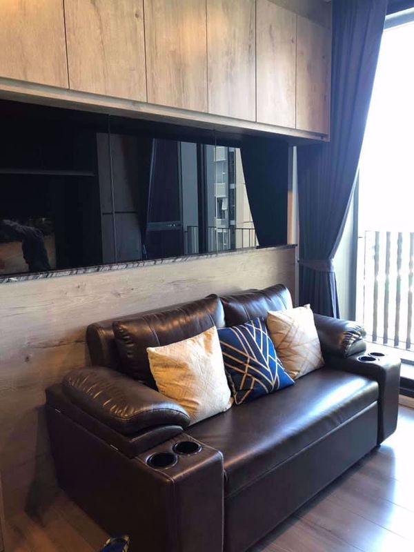 Picture of 1 bed Condo in Whizdom Essence Bangchak Sub District C016355