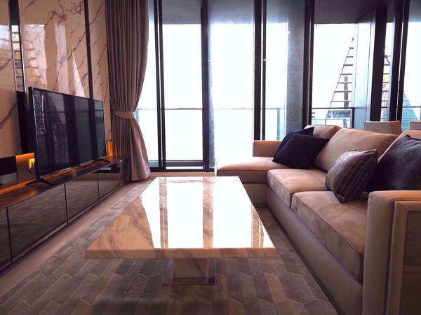 รูปภาพ 2 ห้องนอน Condo ในโครงการ Noble Ploenchit Lumphini Sub District C016404