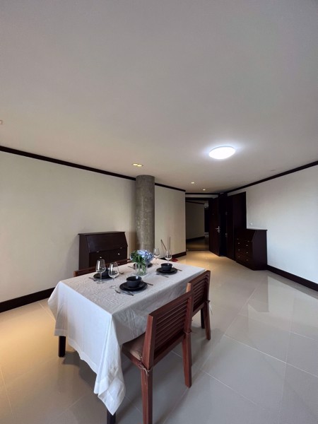 Picture of 3 bed Condo in PR Court Khlong Tan Nuea Sub District C016490