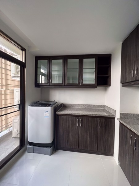 Picture of 3 bed Condo in PR Court Khlong Tan Nuea Sub District C016490