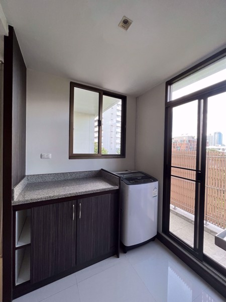 Picture of 3 bed Condo in PR Court Khlong Tan Nuea Sub District C016491