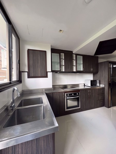 Picture of 3 bed Condo in PR Court Khlong Tan Nuea Sub District C016491