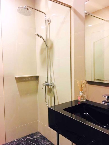 Picture of 1 bed Condo in Edge Sukhumvit 23 Khlong Toei Nuea Sub District C016496