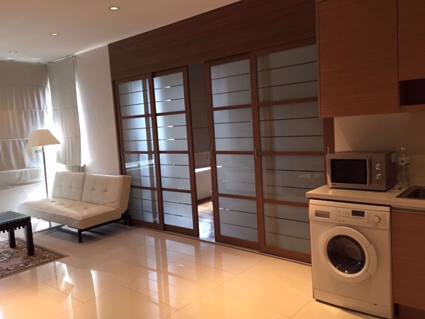 Picture of 1 bed Condo in The Emporio Place Khlongtan Sub District C016539