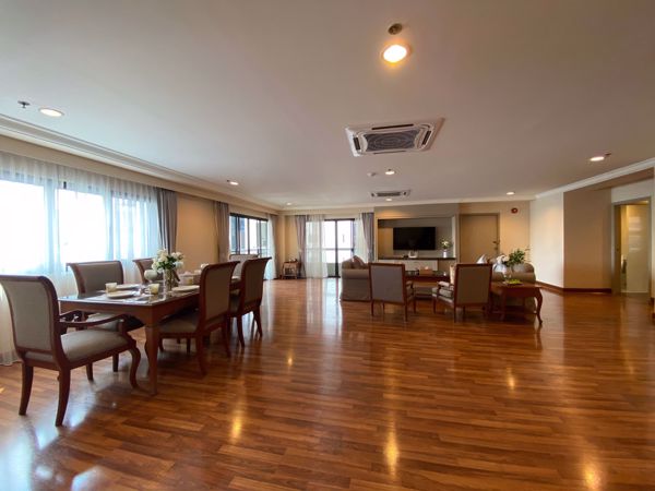 Picture of 3 bed Condo in GP Grande Tower Khlong Toei Nuea Sub District C016575