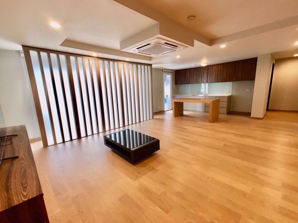 Picture of 4 bed Condo in Avenue 61 Khlong Tan Nuea Sub District C016580