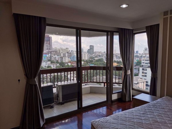 Picture of 3 bed Condo in Baan Phaholyothin Place Phayathai District C016607