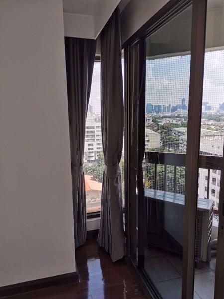 Picture of 3 bed Condo in Baan Phaholyothin Place Phayathai District C016607