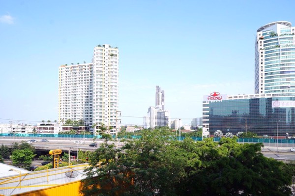 รูปภาพ 3 ห้องนอน Condo ในโครงการ Lumpini Suite Ratchada-Rama III Yan Nawa District C016644