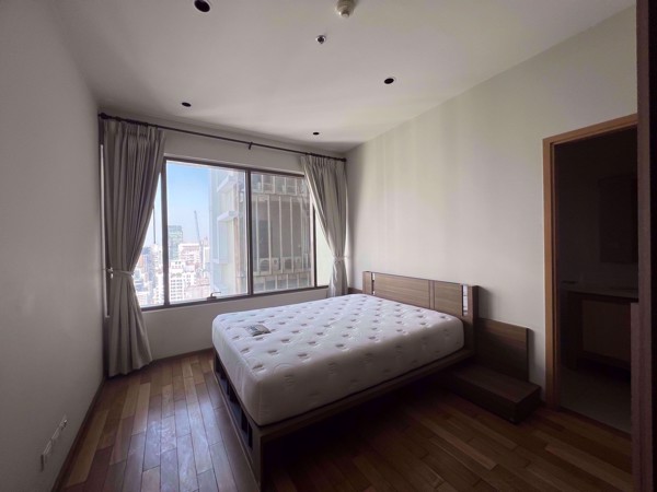 Picture of 3 bed Condo in The Emporio Place Khlongtan Sub District C016655