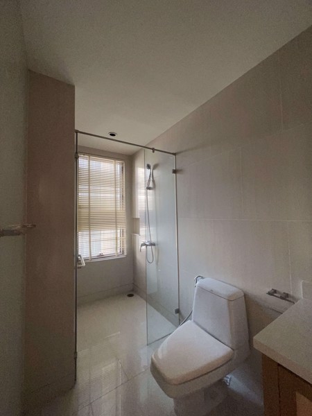 Picture of 3 bed Condo in The Emporio Place Khlongtan Sub District C016655