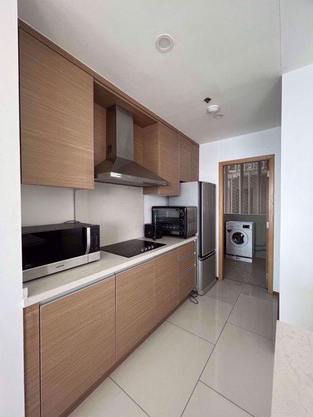 Picture of 3 bed Condo in The Emporio Place Khlongtan Sub District C016655