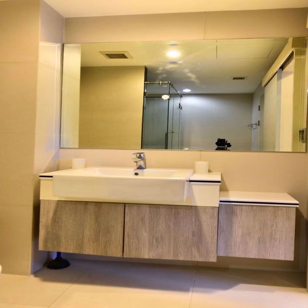 Picture of 1 bed Condo in The Crest Sukhumvit 24 Khlongtan Sub District C016671