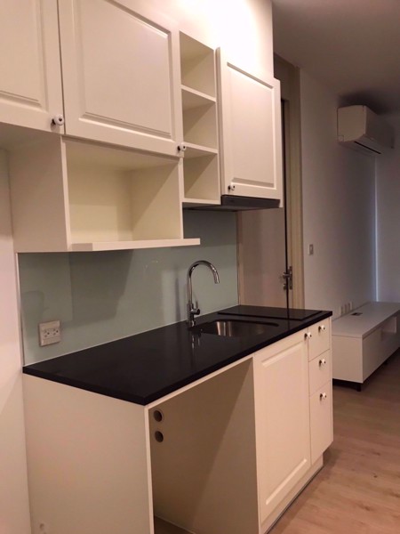 Picture of 1 bed Condo in Noble Recole Khlong Toei Nuea Sub District C016730